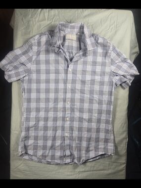 Liz Claiborne White and Navy Plaid Short-Sleeve Button-Down